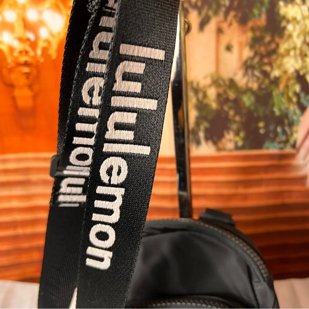 lululemon the rest is written Black Bag with Adjustable crossbody Straps - Picture 3 of 16